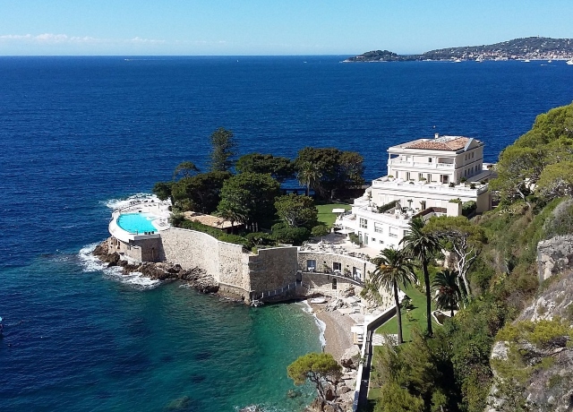 Luxury Riviera hotel in our France luxury travel guide 2026