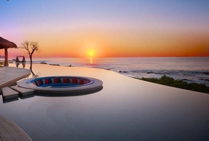 Infinity pool at Rosewood Las Ventanas with panoramic Sea of Cortez view